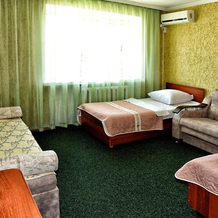 Green City Hotel 尼古拉耶夫 外观 照片