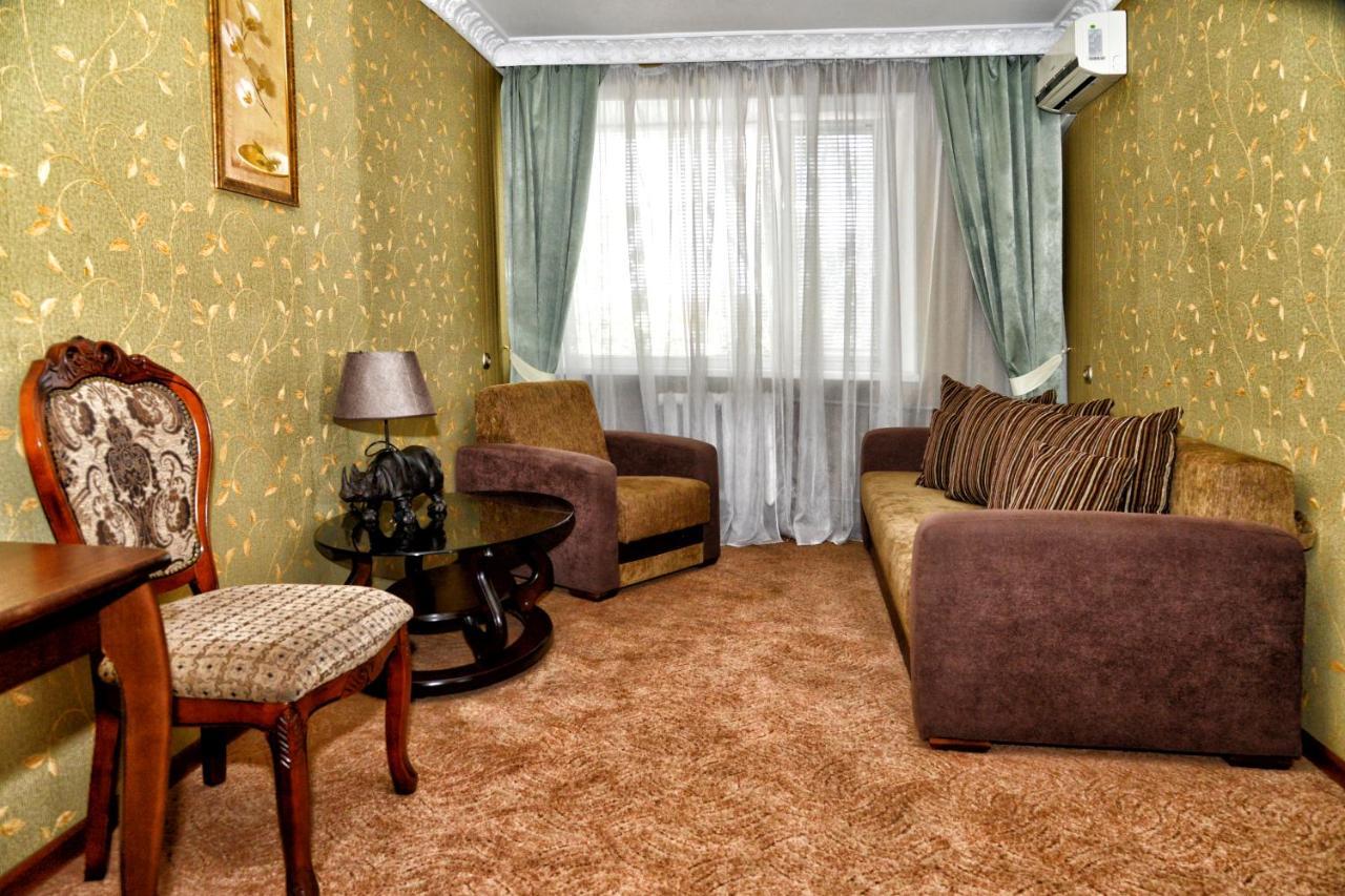Green City Hotel 尼古拉耶夫 外观 照片