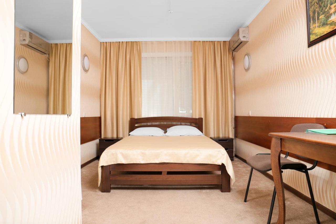 Green City Hotel 尼古拉耶夫 外观 照片