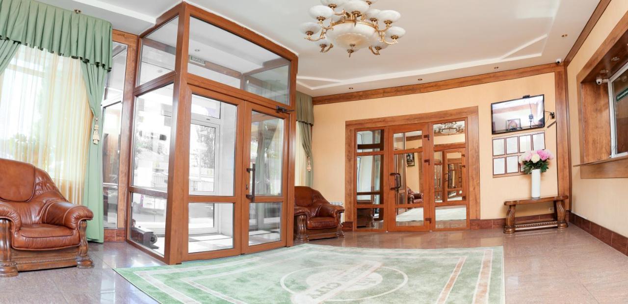 Green City Hotel 尼古拉耶夫 外观 照片